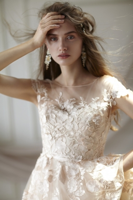 WEDDING DRESS / COLLECTION - innocently