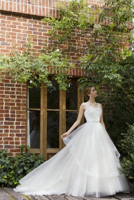 WEDDING DRESS / COLLECTION - innocently